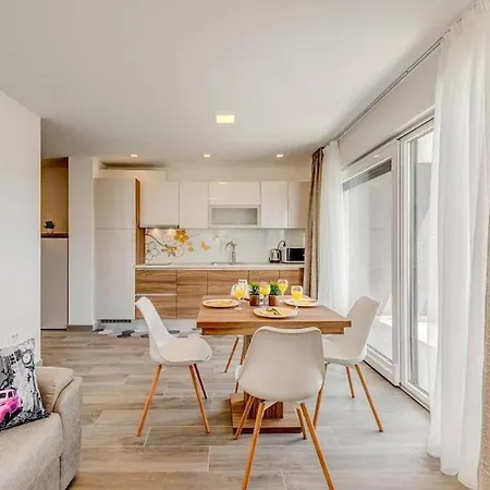 Ivo Apartament Promajna