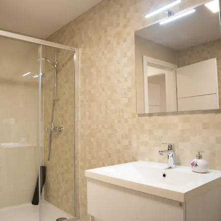 Ivo Apartment *