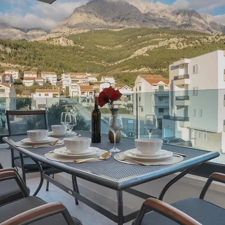 Ivo Apartment *